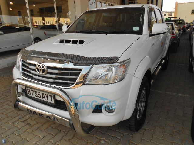 Used Toyota Hilux Dakar Botswana 95000 km 2014 Toyota