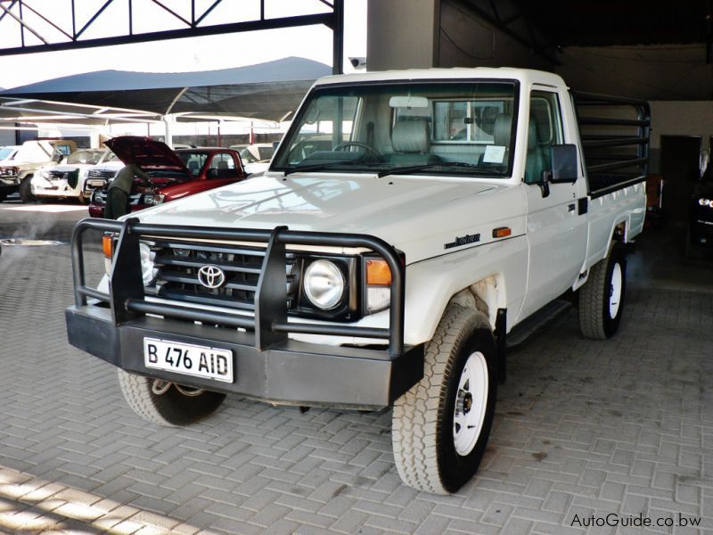 Used Toyota Land Cruiser | 2002 Land Cruiser for sale | Tlokweng Toyota ...