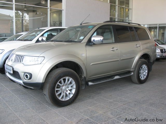 Mitsubishi pajero sport 2010