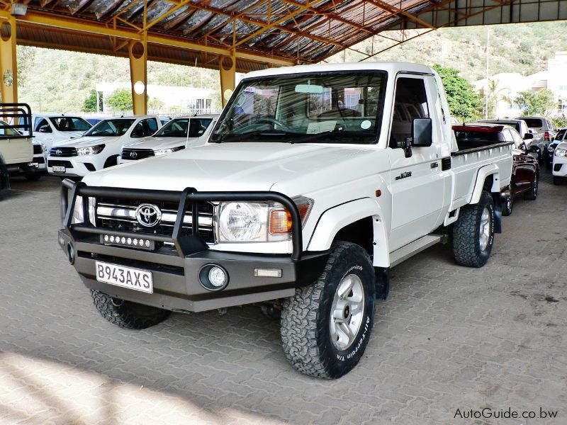 Used Toyota Land Cruiser V6 | 2013 Land Cruiser V6 for sale | Gaborone ...