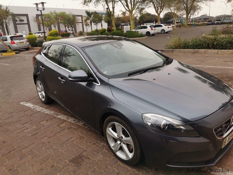 Used Volvo V40 T4 | 2013 V40 T4 for sale | Gaborone Volvo V40 T4 sales ...