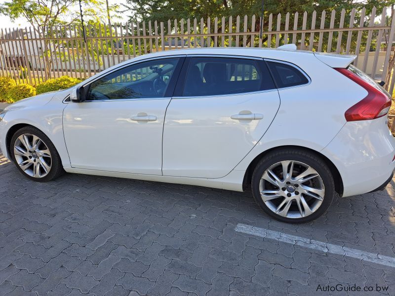 Used Volvo V40 T3 | 2015 V40 T3 for sale | Gaborone Volvo V40 T3 sales ...