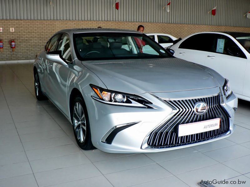 Lexus es 250 2019