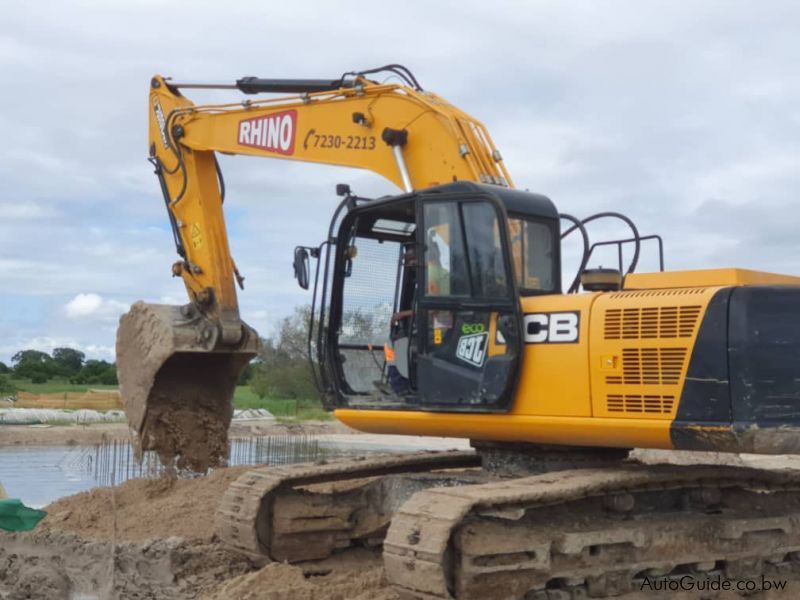 JCB JS 200 in Botswana