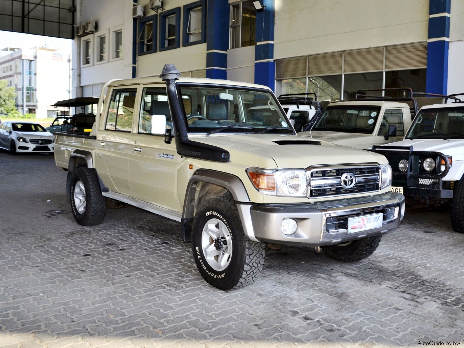 Toyota Land Cruiser LX V8 in Botswana