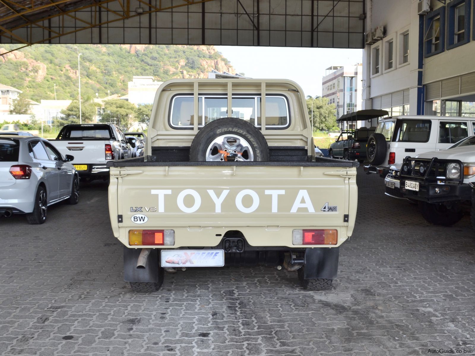 Toyota Land Cruiser LX V8 in Botswana