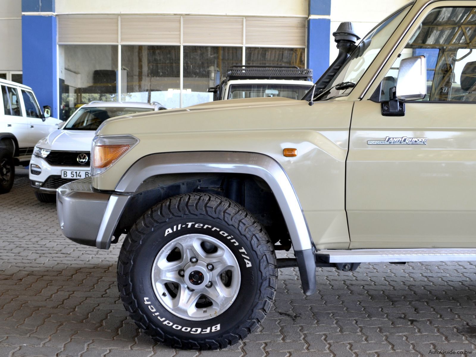 Toyota Land Cruiser LX V8 in Botswana