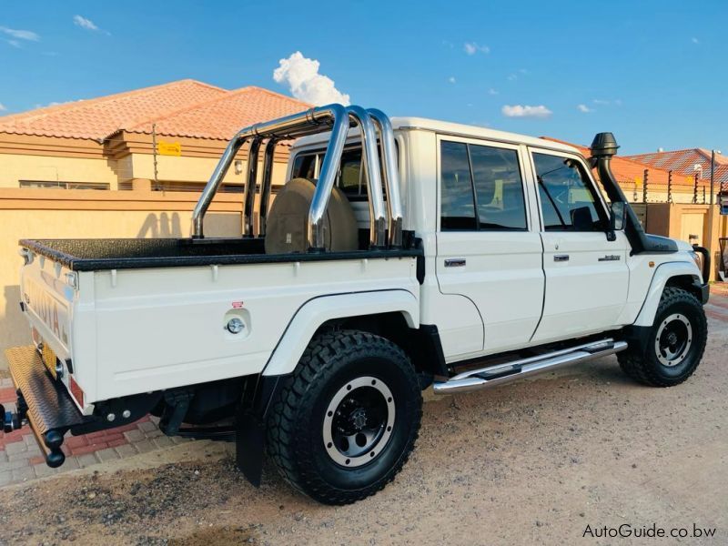 Toyota Land Cruiser LX V8 in Botswana