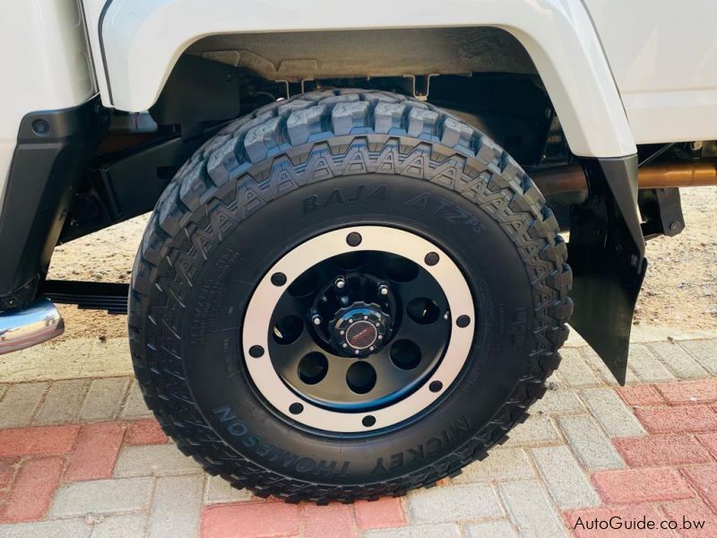 Toyota Land Cruiser LX V8 in Botswana