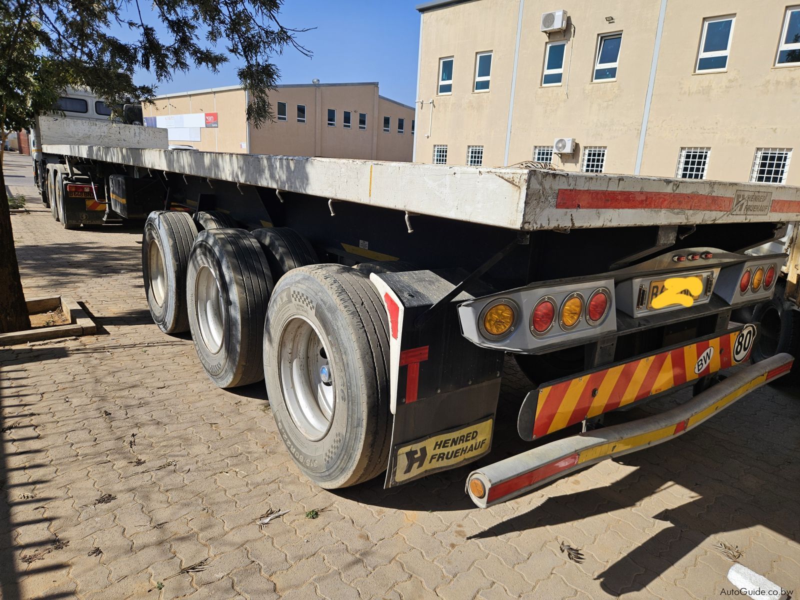 Henred Fruehauf Flatdeck 13.5m in Botswana