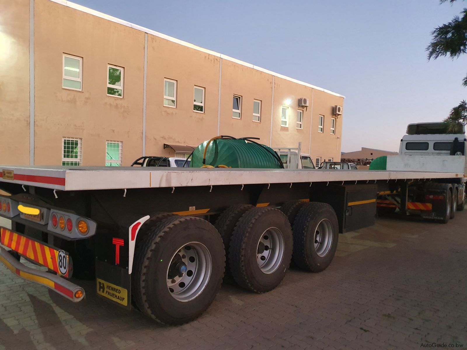 Henred Fruehauf Flatdeck 13.5m in Botswana