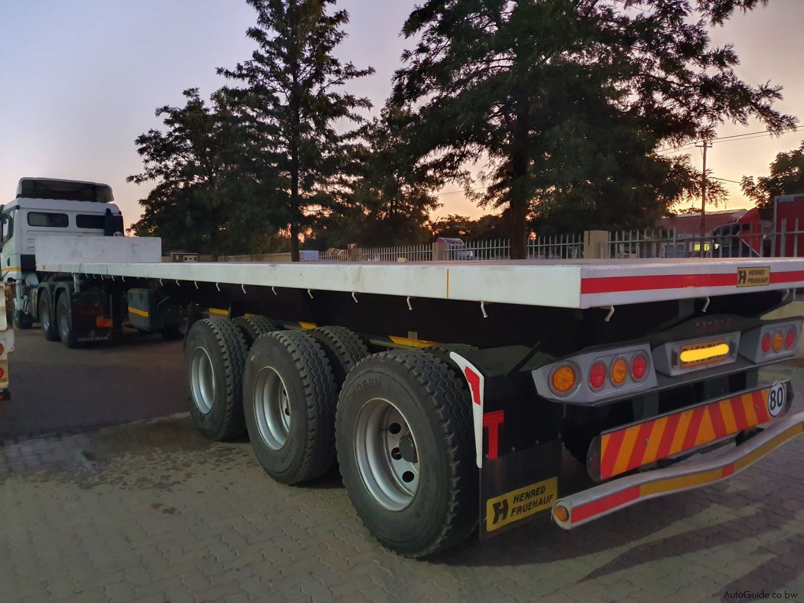 Henred Fruehauf Flatdeck 13.5m in Botswana